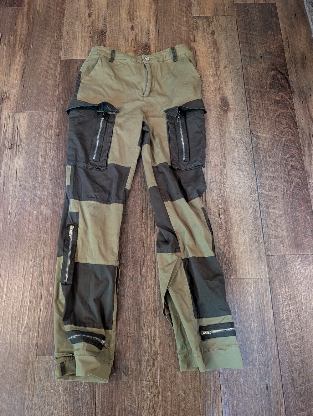 Women's Akira Cotton Blend Two-Tone Green Cargo Pants With Zippers Small